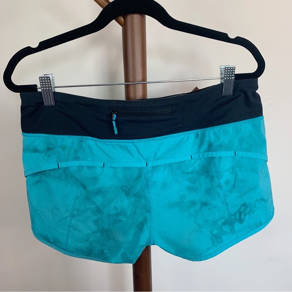 LULULEMON Speed Shorts Surge Spray Dye Teal Blue Size 6 Built-in Brief 4 Way - Picture 6 of 10